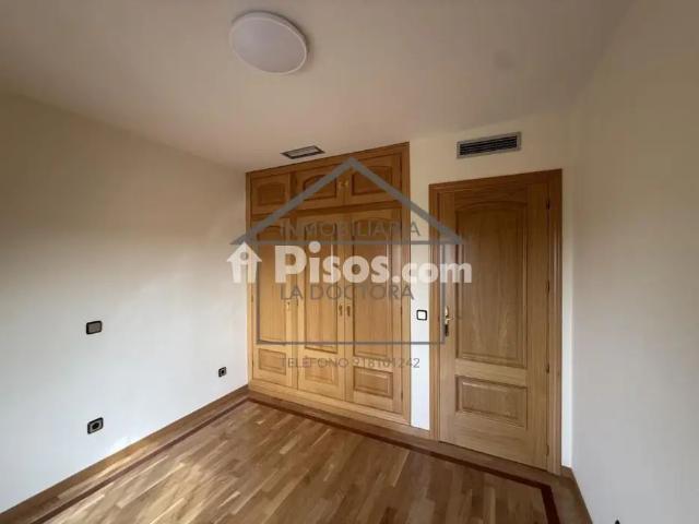Casa adosada en alquiler en Calle de Salvador Gramaje, cerca de Calle de Felipe Fuertes
