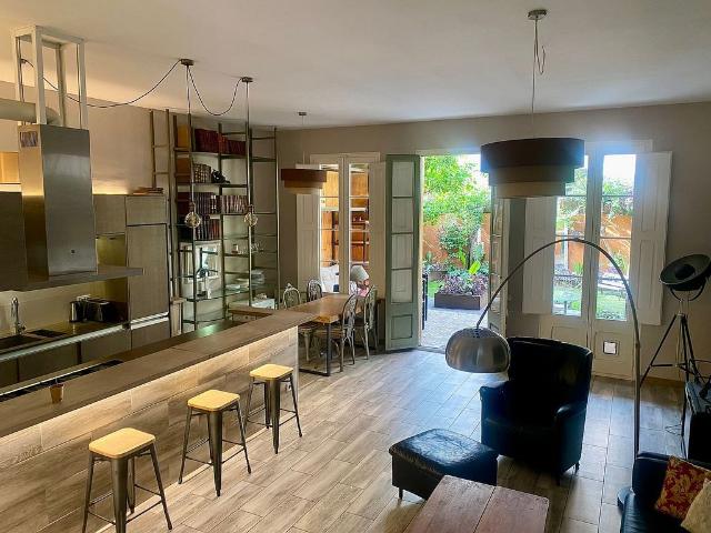 Casa adosada en alquiler en calle De Sant Tomàs, Barcelona, de 116 m² 3 habitaciones por 2.450