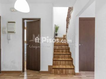 Casa adosada en alquiler en Calle de Tabarca