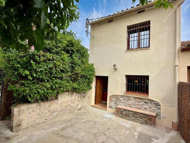 Casa adosada en alquiler en calle Diseminado Casas Campo, Cànoves i Samalús, de 80 m² 3 habitaciones por 1.200