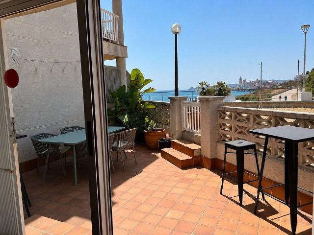 Casa adosada en alquiler en calle Joan Salvat Papasseit, Sitges, de 239 m² 5 habitaciones por 3.800