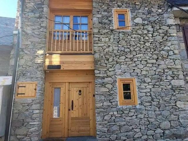 Casa adosada en alquiler en calle Major Ag Unha, Naut Aran, de 82 m² 2 habitaciones por 17.000