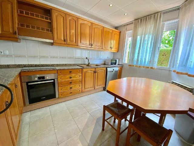 Casa adosada en alquiler en calle Sant Andreu de la Barca, Martorell, de 95 m² 4 habitaciones por 1.500