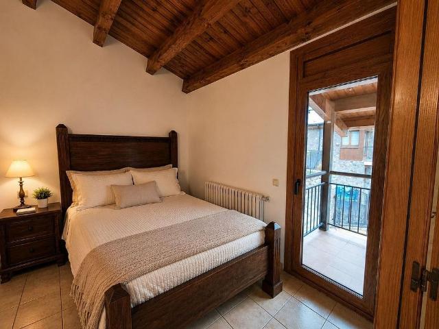 Casa adosada en alquiler en calle Residencial Els Biades, Aixirivall, de 300 m² 3 habitaciones por 3.750