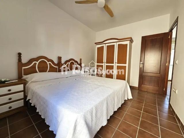 Casa adosada en alquiler en Centro Calzada