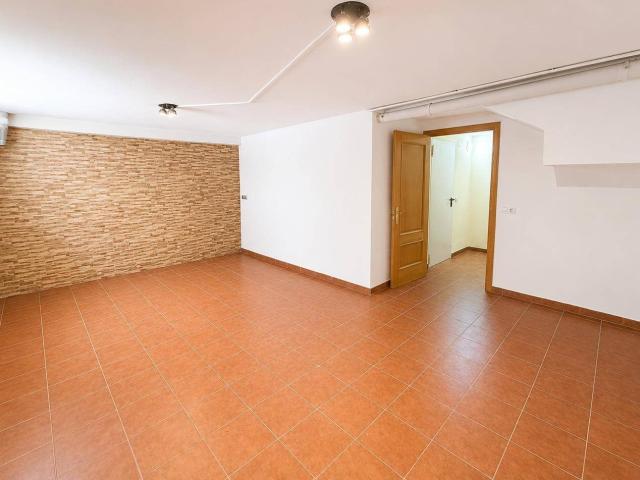 Casa adosada en alquiler en Alovera