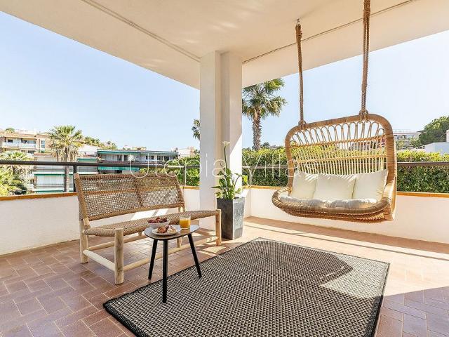 Casa adosada en alquiler en avenida Santa Isabel, Sant Pere de Ribes, de 200 m² 4 habitaciones por 4.950