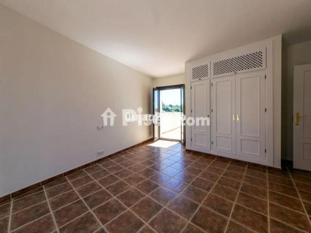 Casa adosada en alquiler en El Paraíso Atalaya Benamara