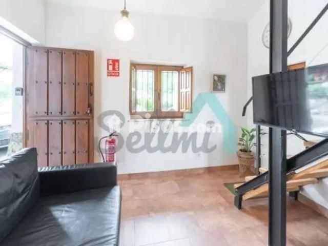Casa adosada en alquiler en La Manjoya Parroquias Sur
