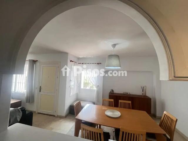 Casa adosada en alquiler en Las Chapas