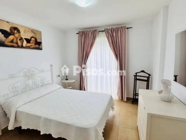 Casa adosada en alquiler en Lebrija
