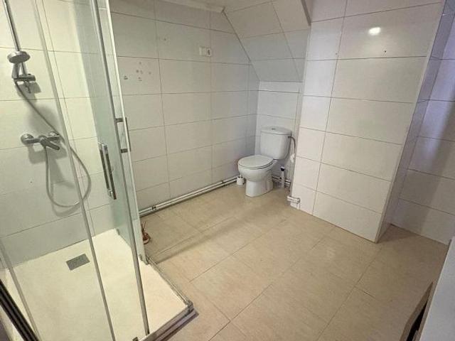 Casa adosada en alquiler en pasaje De L'esperança, Barcelona, de 82 m² 2 habitaciones por 1.281