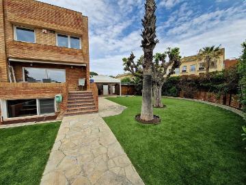 Casa adosada en alquiler en paseo Marítim, Castelldefels, de 232 m² 4 habitaciones por 10.850
