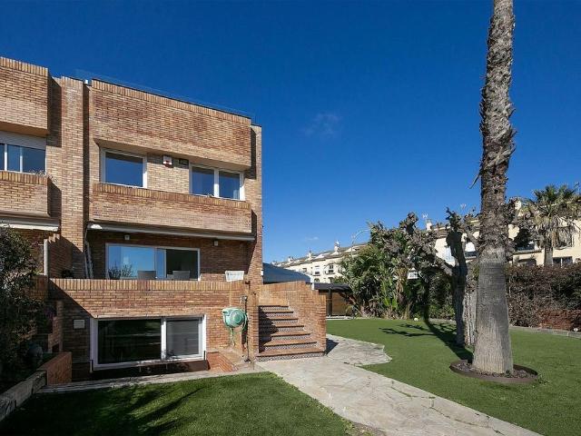 Casa adosada en alquiler en paseo Marítim, Castelldefels, de 232 m² 4 habitaciones por 10.850