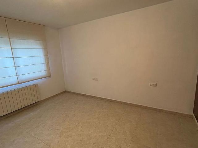 Casa adosada en alquiler en paseo Romeu, Llagostera, de 168 m² 5 habitaciones por 1.200