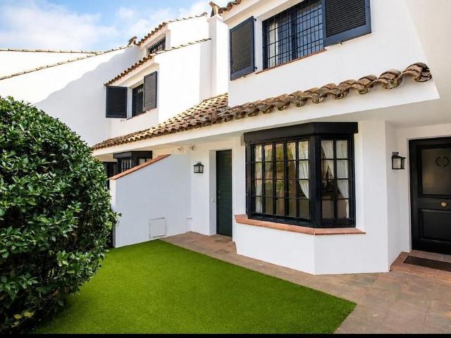 Casa adosada en alquiler en urbanización Supermaresme, Sant Vicenç de Montalt, de 241 m² 5 habitaciones por 3.500