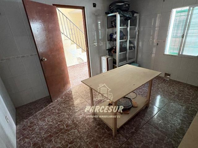 Casa Adosada en El Higuerón, Córdoba Oportunidad para Reformar a €83.200