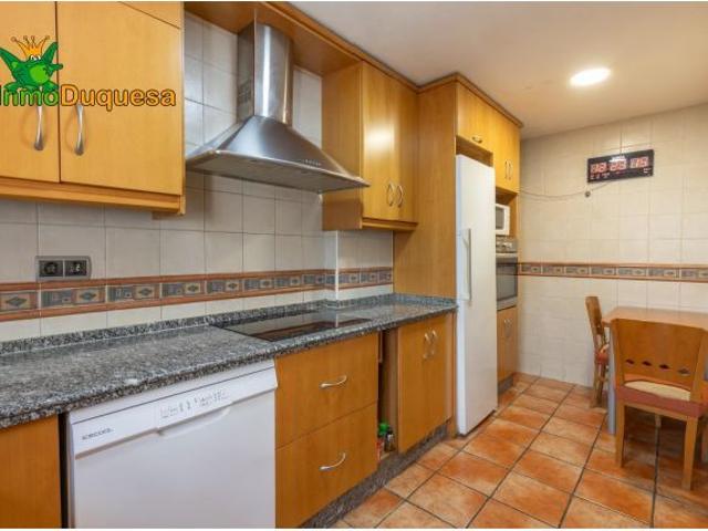 Casa adosada en Maracena junto al METRO. Con patio de 36 m2