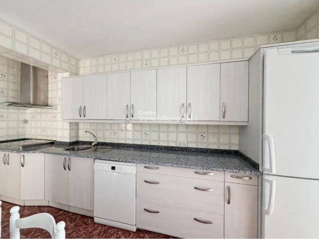Casa adosada en Talavera de la Reina: 162 m², 4 hab garaje bodega de 120 m² y terraza de 30 m²