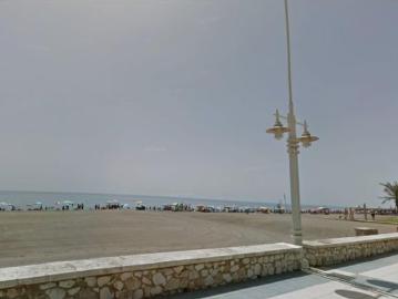 Casa adosada en venta cerca de la playa y con gran potencial de ampliación