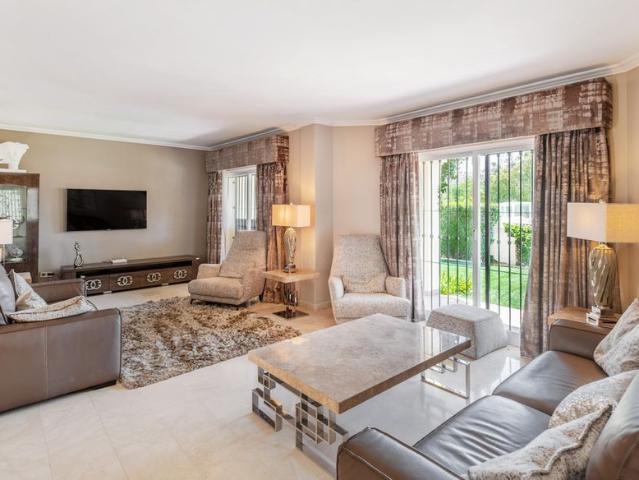 Casa adosada en venta Benahavís, España