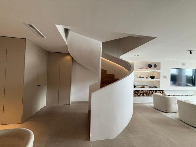 Casa adosada de alto standing de 269 m2 en venta Benahavís, España