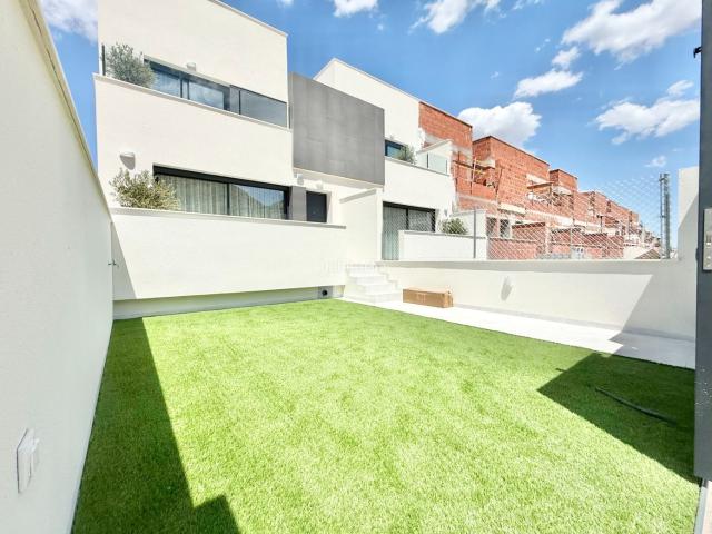 Casa en venta en Cox. ADOSADO EN COX. Casas.