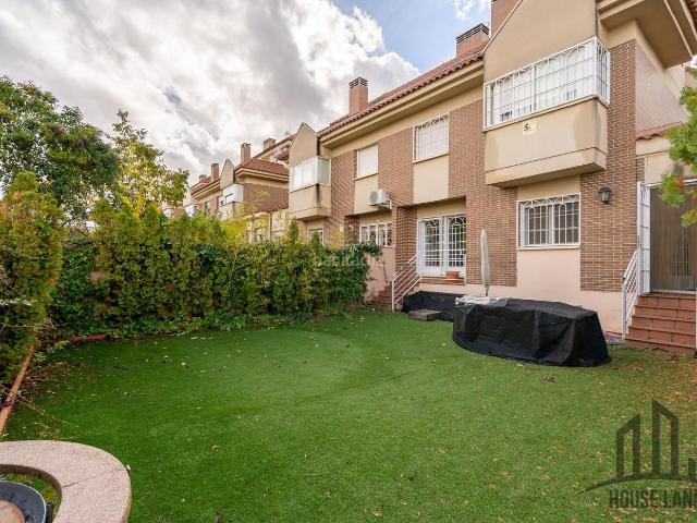Casa adosada en venta en Cobeña. Casas adosadas.