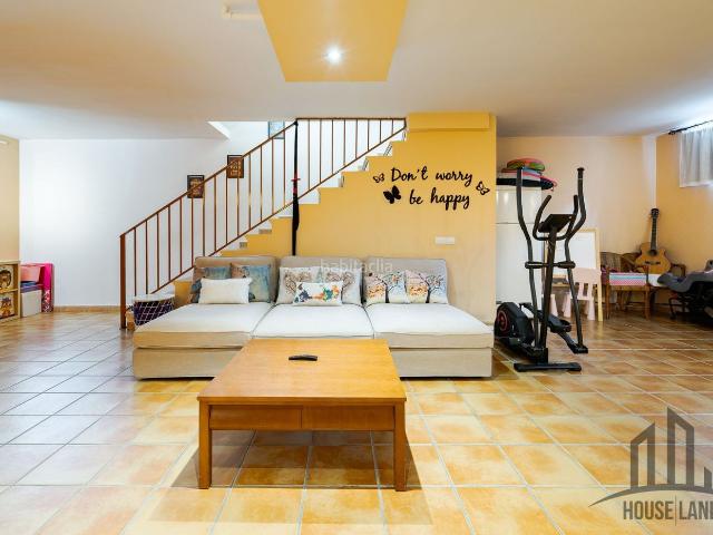 Casa adosada en venta en Cobeña. Casas adosadas.