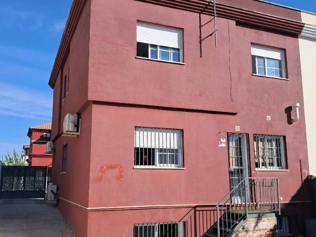 Casa adosada en Venta en Colegio Europa
