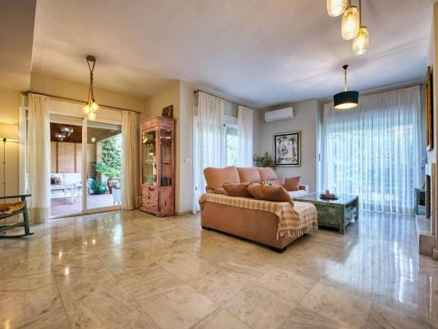 Casa adosada en Venta en Colegio Europa