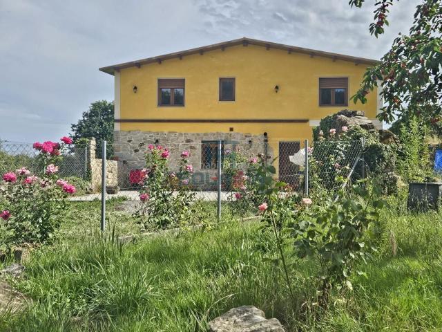 Casa adosada en venta en Coles. Casas adosadas.