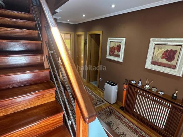 Casa adosada en venta en Coles. Magnífico chalet amueblado en venta zona Cambeo. Casas adosadas.
