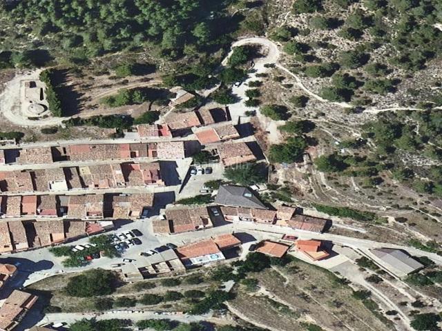 Casa adosada en venta en Colldejou. Chalet adosado en venta en plaza Sitjar. Casas adosadas.