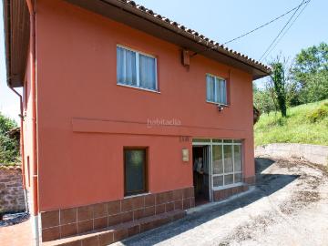 Casa adosada en venta en Colunga. A veces lo único que necesitamos está a solo 6 minutos de Colunga y a 10 de la Playa de La Griega. Casas adosadas.
