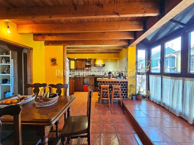 Casa adosada en venta en Colunga. SE VENDE CASA EN EL CENTRO DE COLUNGA. Casas adosadas.