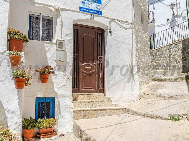Casa adosada en Venta en Cómpeta