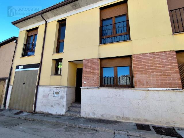 Casa adosada en Venta en Corcos