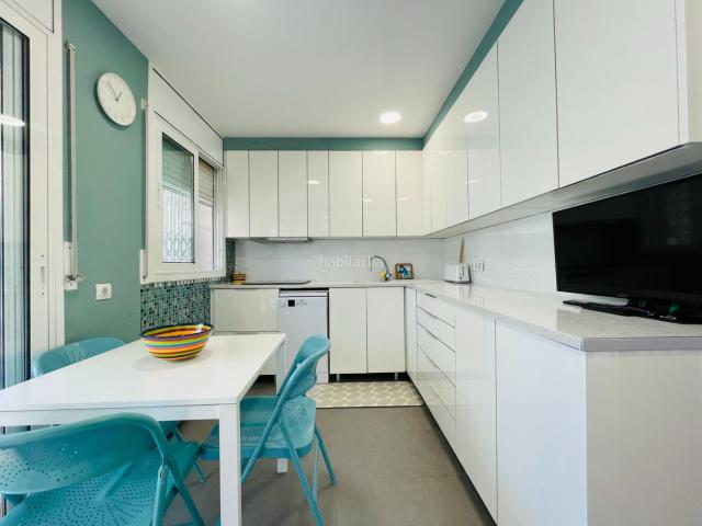 Casa adosada en venta en Corbera de Llobregat. ADOSADA EN EL CASCO URBANOO. Casas adosadas Corbera de.