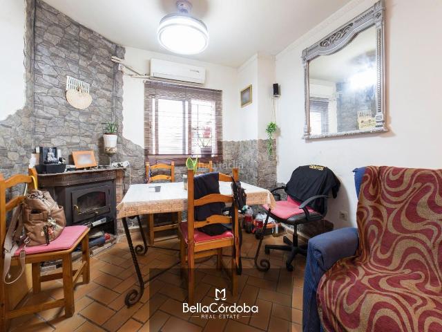 Casa adosada en venta en Córdoba, Cañero. MAGNIFICA CASA DE DOS PLANTAS CON AZOTEA EN ZONA DE CAÑERO. Casas adosadas.