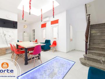 Casa adosada en venta en Córdoba, Ciudad Jardín Zoco. EDIFICIO CON DIEZ HABITACIONES TRES BAÑOS Y GARAJE. Casas adosadas.