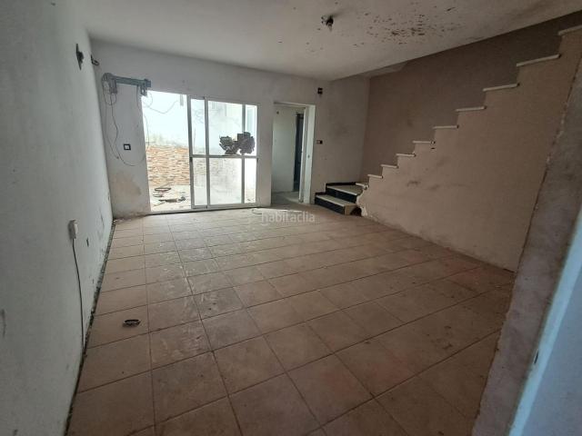 Casa adosada en venta en Córdoba, El Higuerón. Adosado en El Higuerón, Córdoba Oportunidad para Reformar!. Casas adosadas.
