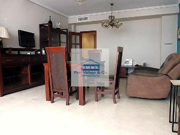 Casa adosada en venta en Córdoba, Poniente Norte Miralbaida Parque Azahara. Chalet adosado con 4 habitaciones, garaje y pisicma. Casas adosadas.