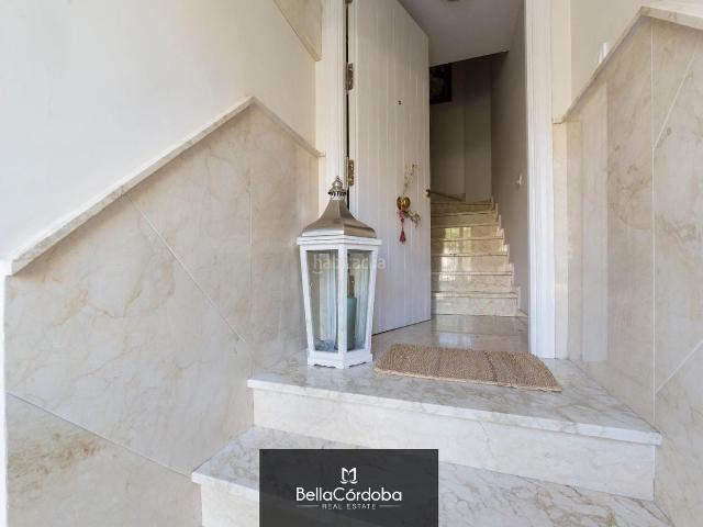 Casa adosada en venta en Córdoba, Santa Rosa Valdeolleros. ADOSADO DE VPO CERCA DEL VIAL Y PROXIMO AL COLEGIO VIRGEN DEL CARMEN. Casas adosadas.