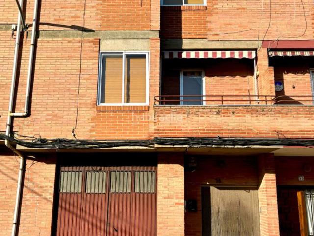 Casa adosada en venta en Corella. CASA EN CORELLA EN AVDA. CONSTITUCIÓN. Casas adosadas.