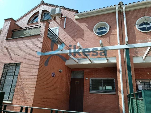 Casa adosada en Venta en Coria del Río