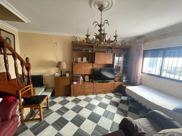 Casa adosada en venta en Coria del Río. Adosado junto paseo fluvial. Casas adosadas Coria del.