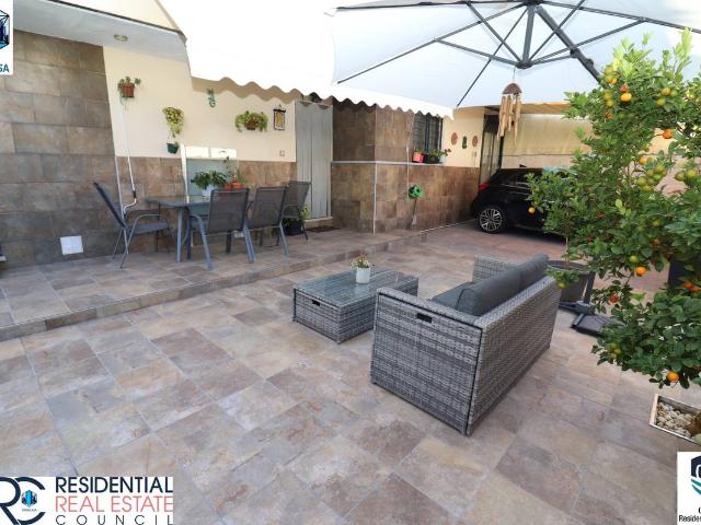Casa adosada en Venta en Corrales