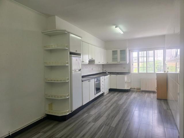 Casa adosada en venta en Coruña A, Mesoiro. A pocos minutos del centro, acogedora vivienda unifamliar, con pequeña parcela y terraza. Casas adosadas Coruña.