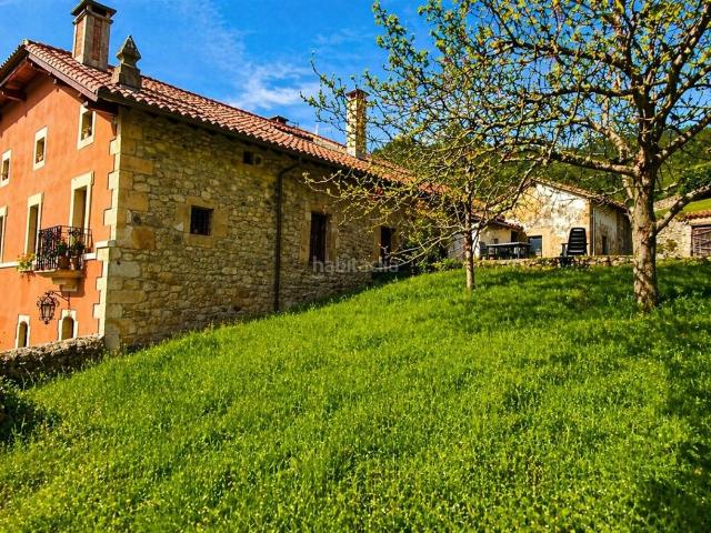 Casa adosada en venta en Corvera de Toranzo. CASA ADOSADA EN UN ENTORNO PRIVILEGIADO. Casas adosadas Corvera de.